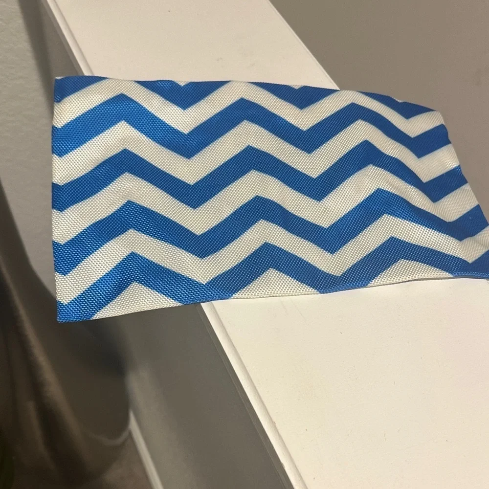 ALOHA Collection Blue and White Zipper Bag